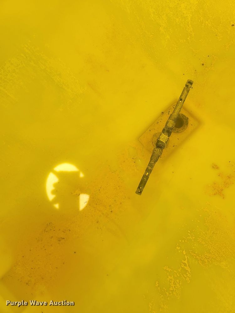 image for item LM9633 Poly tank