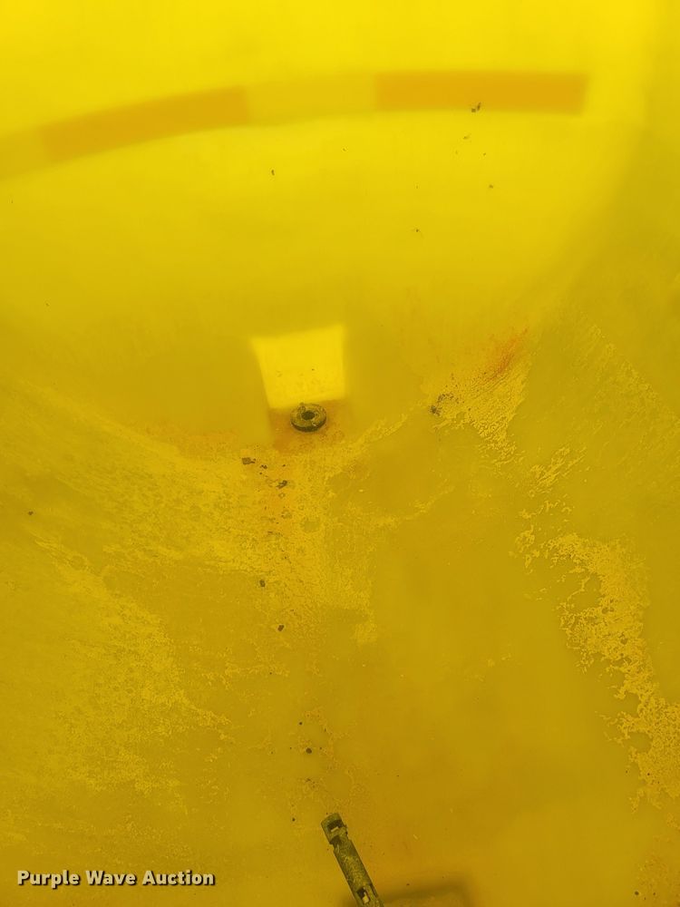 image for item LM9633 Poly tank