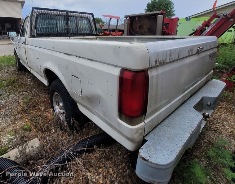 image for item LM9639 1989 Ford F150  pickup truck