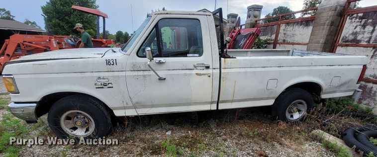 image for item LM9639 1989 Ford F150  pickup truck