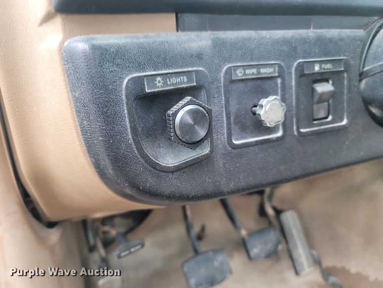 image for item LM9639 1989 Ford F150  pickup truck