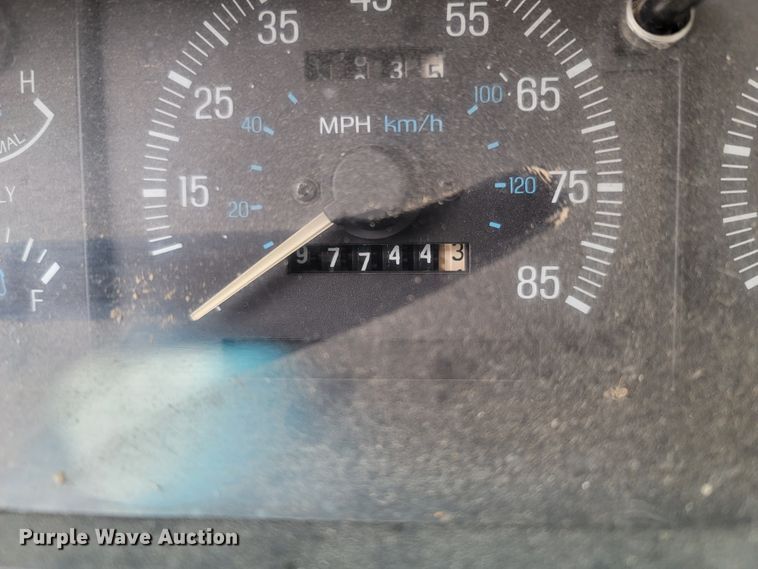 image for item LM9639 1989 Ford F150  pickup truck