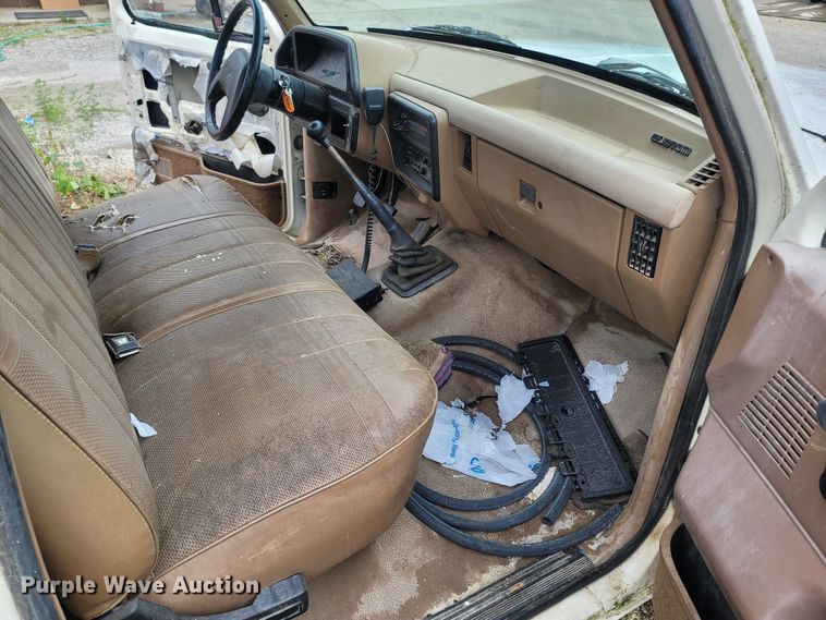 image for item LM9639 1989 Ford F150  pickup truck