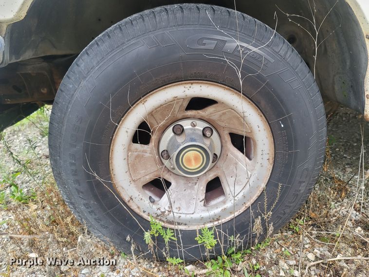 image for item LM9639 1989 Ford F150  pickup truck