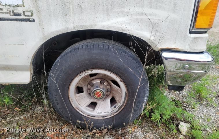 image for item LM9639 1989 Ford F150  pickup truck