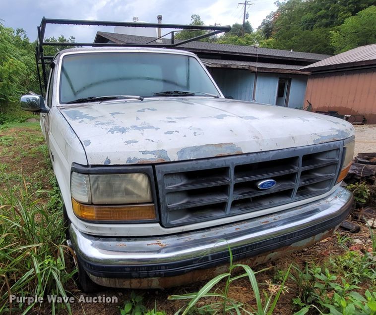 image for item LM9642 1993 Ford F150  pickup truck