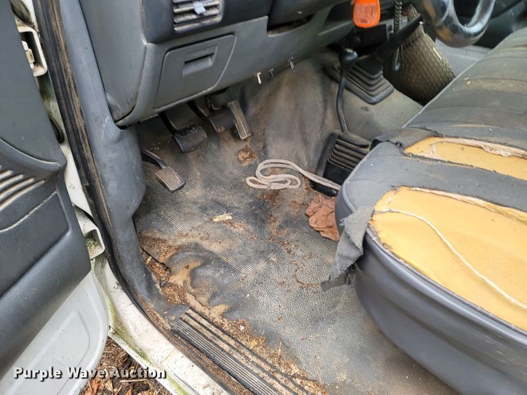 image for item LM9642 1993 Ford F150  pickup truck