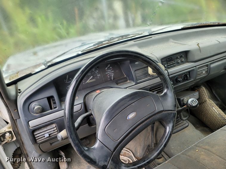 image for item LM9642 1993 Ford F150  pickup truck