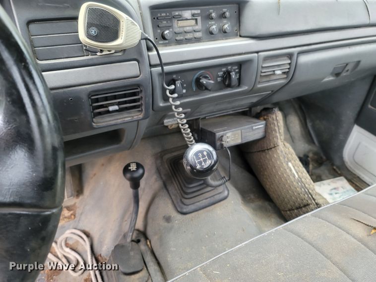 image for item LM9642 1993 Ford F150  pickup truck