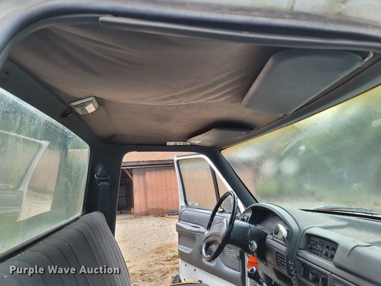 image for item LM9642 1993 Ford F150  pickup truck