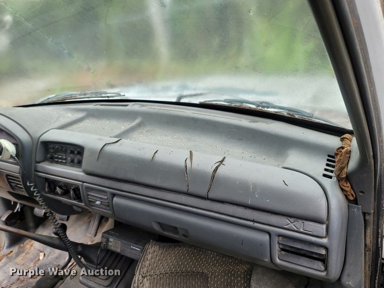 image for item LM9642 1993 Ford F150  pickup truck