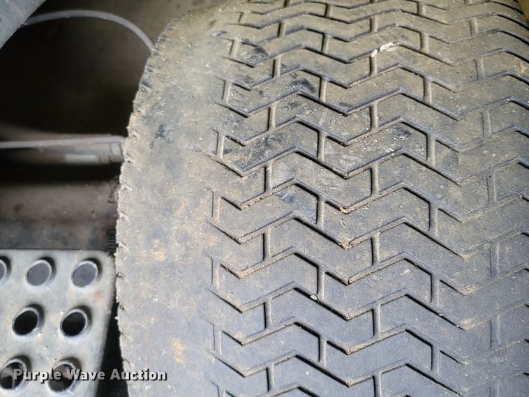 image for item LM9645 Jacobsen LF3800  reel mower