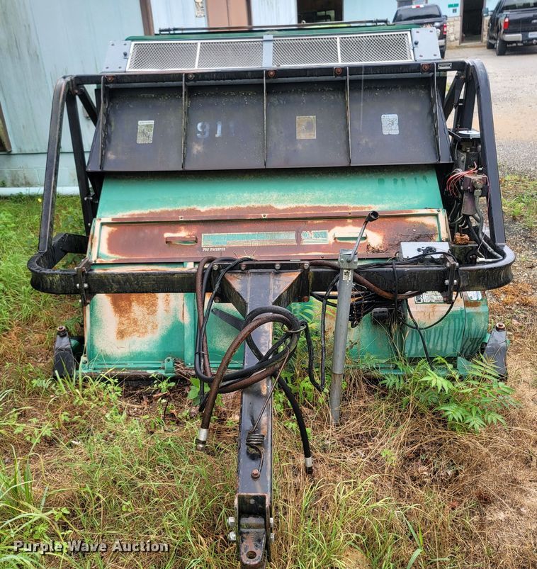 image for item LM9646 Cushman 705  sweeper