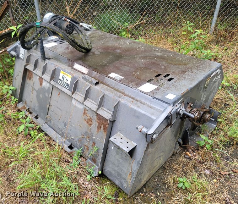 image for item LM9647 2006 FFC Preparator LAF3566-0022  skid steer sweeper