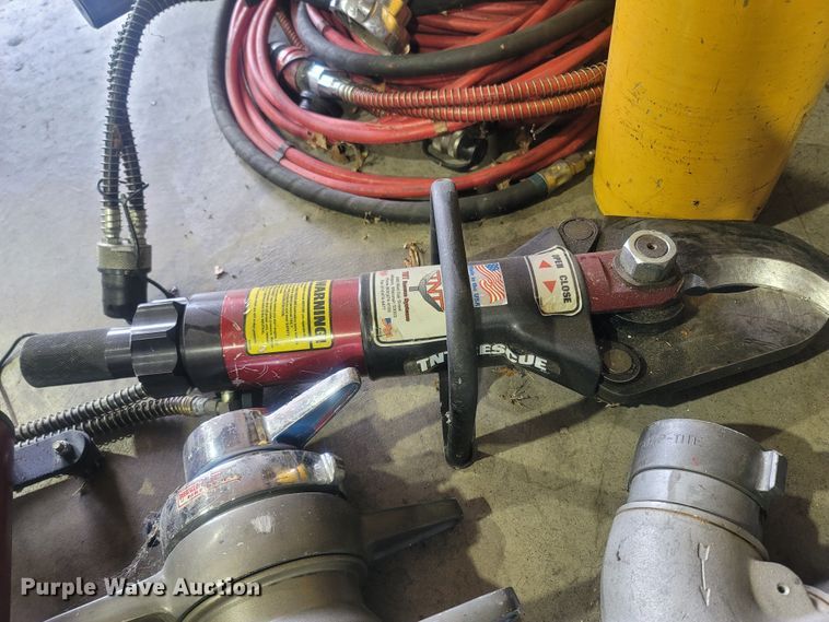 image for item LM9648 TNT Rescue RT-2.5  extrication tool