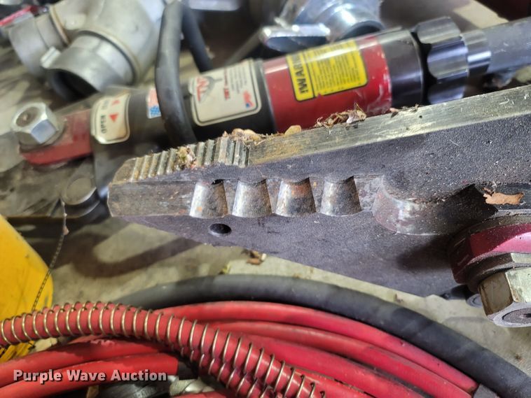 image for item LM9648 TNT Rescue RT-2.5  extrication tool