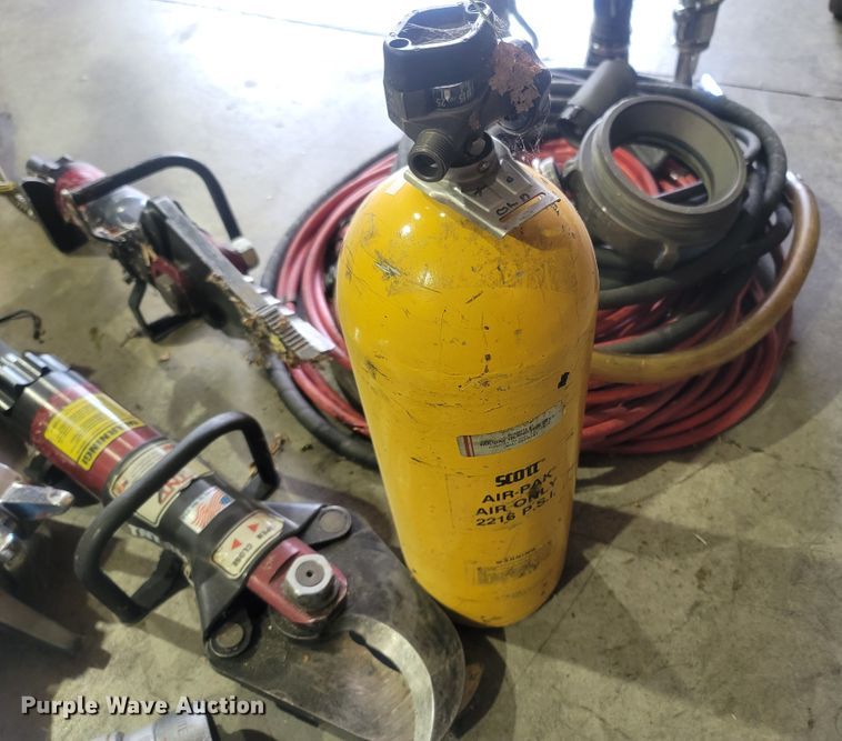 image for item LM9648 TNT Rescue RT-2.5  extrication tool