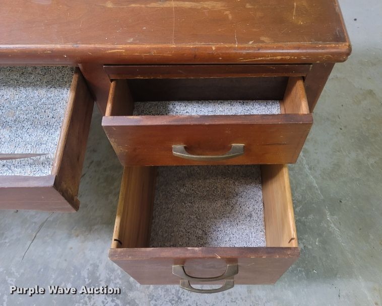 image for item LM9653 Office supplies