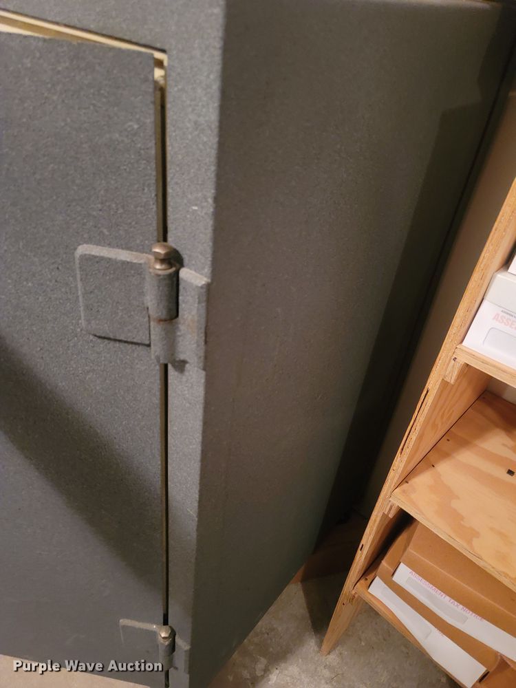 image for item LM9654 Sargent and Greenleaf Inc.  safe