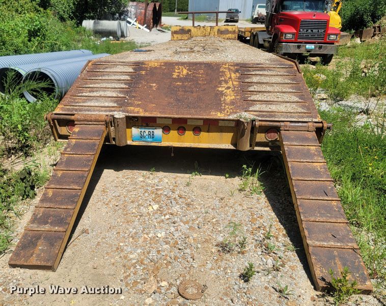 image for item LM9661 1995 Nuttall 255E  drop deck equipment trailer
