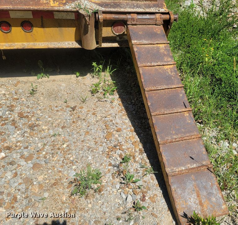 image for item LM9661 1995 Nuttall 255E  drop deck equipment trailer