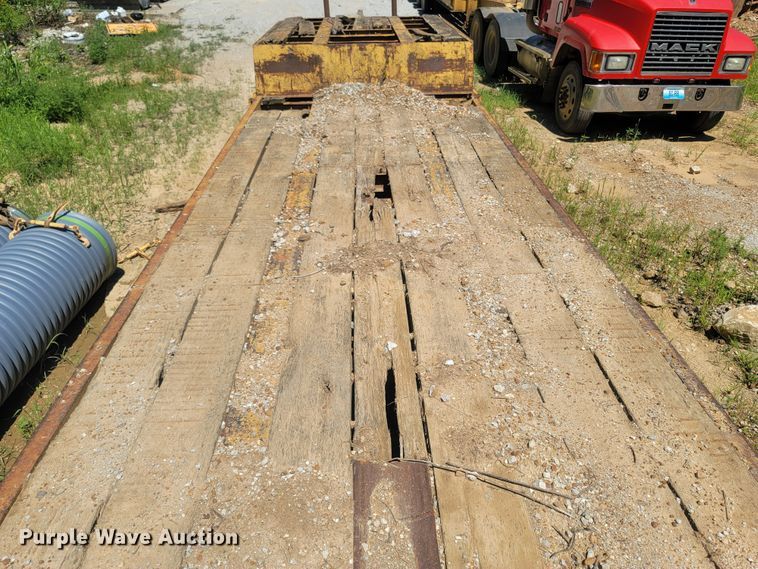 image for item LM9661 1995 Nuttall 255E  drop deck equipment trailer