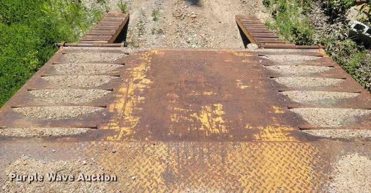 image for item LM9661 1995 Nuttall 255E  drop deck equipment trailer