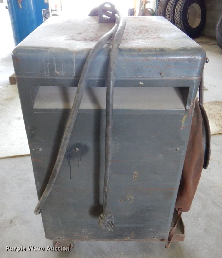 image for item MF9162 Lincoln Idealarc R3M-300  welder