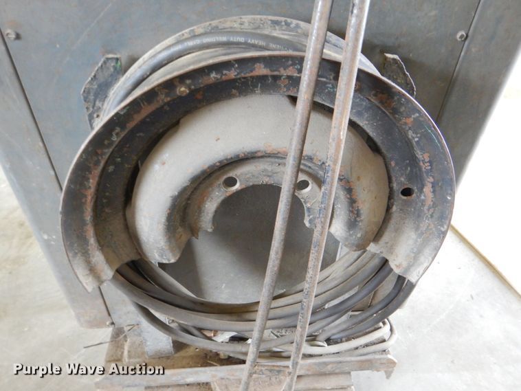 image for item MF9162 Lincoln Idealarc R3M-300  welder