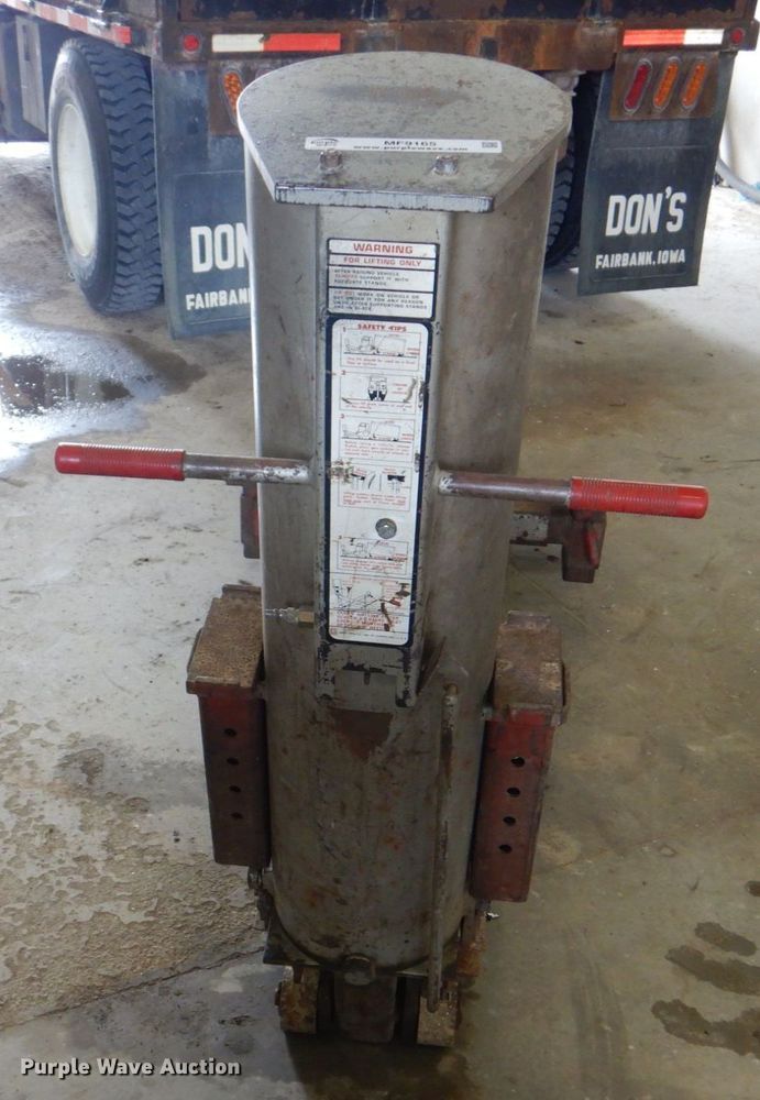 image for item MF9165 Gray TSJ55  jack