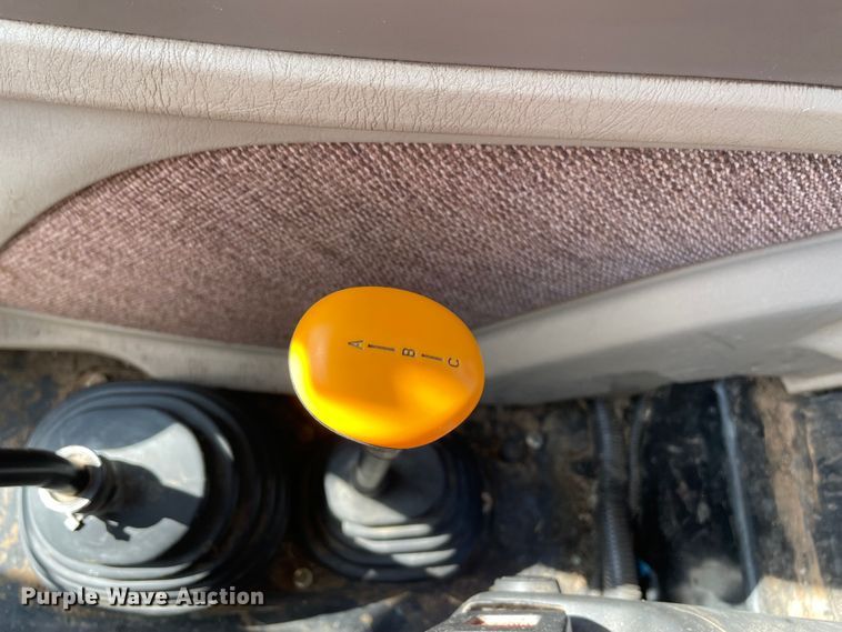 image for item MJ9078 2013 John Deere 6115D  MFWD tractor