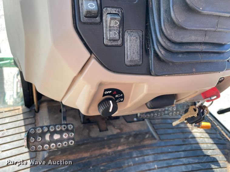 image for item MJ9079 2013 John Deere 6115D  MFWD tractor