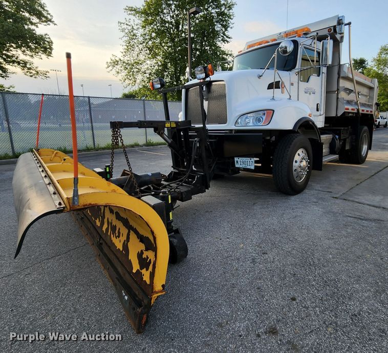 image for item MK9077 2013 Kenworth T400  dump truck