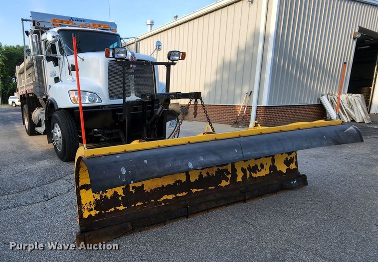 image for item MK9077 2013 Kenworth T400  dump truck