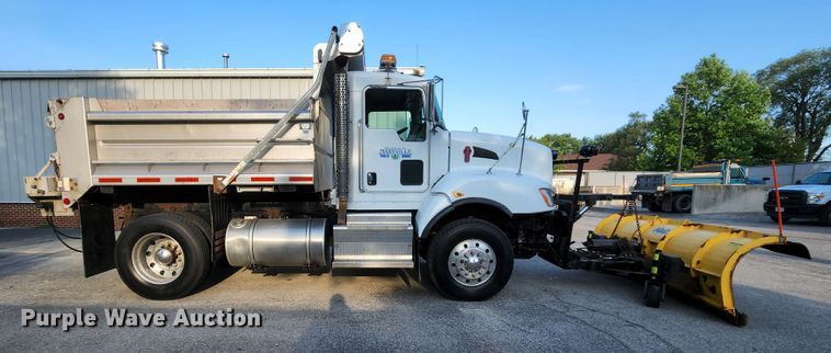 image for item MK9077 2013 Kenworth T400  dump truck