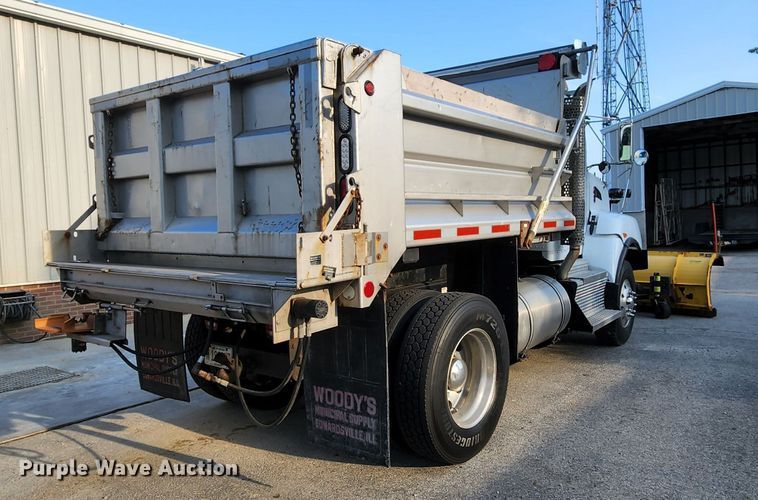 image for item MK9077 2013 Kenworth T400  dump truck