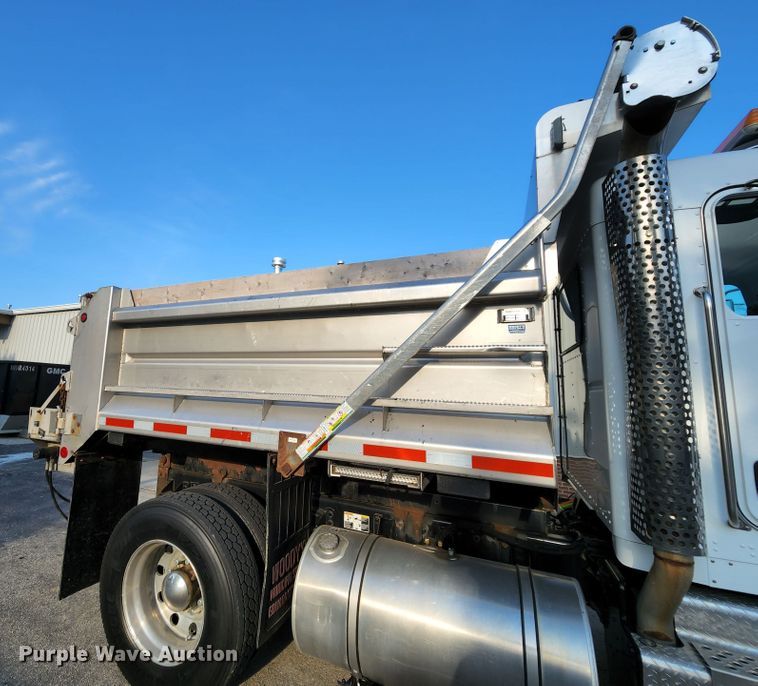 image for item MK9077 2013 Kenworth T400  dump truck