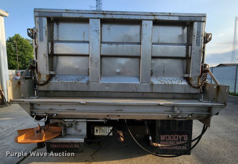 image for item MK9077 2013 Kenworth T400  dump truck