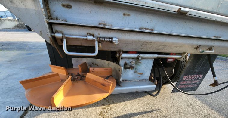 image for item MK9077 2013 Kenworth T400  dump truck