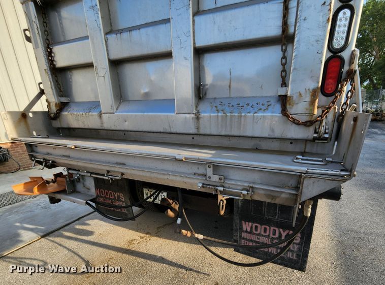 image for item MK9077 2013 Kenworth T400  dump truck