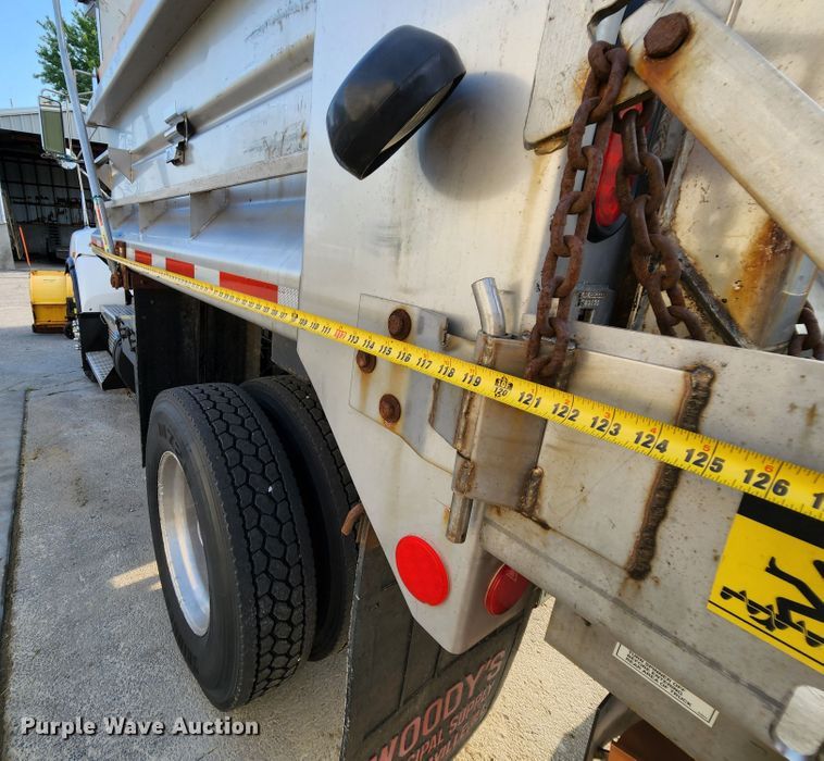 image for item MK9077 2013 Kenworth T400  dump truck