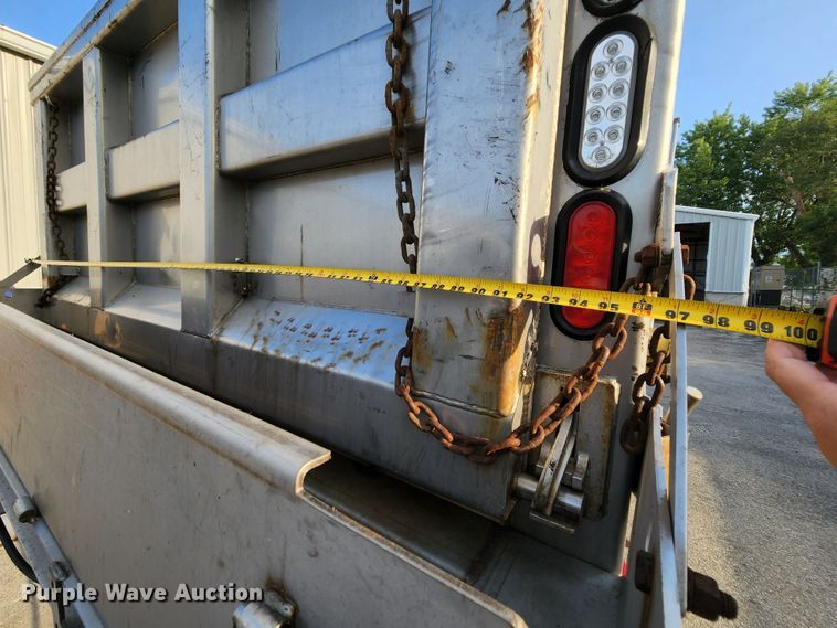 image for item MK9077 2013 Kenworth T400  dump truck