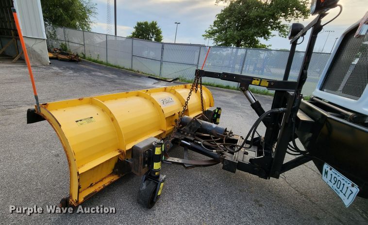 image for item MK9077 2013 Kenworth T400  dump truck