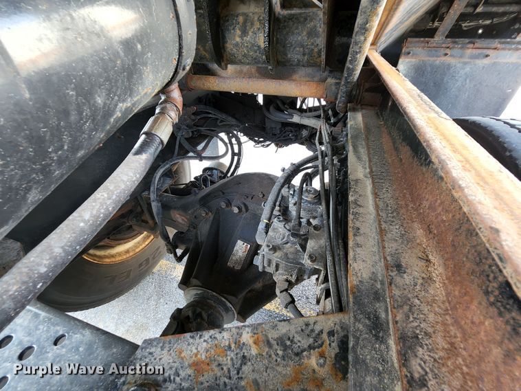 image for item MK9077 2013 Kenworth T400  dump truck