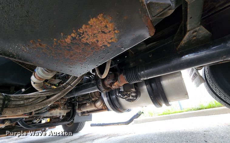 image for item MK9077 2013 Kenworth T400  dump truck