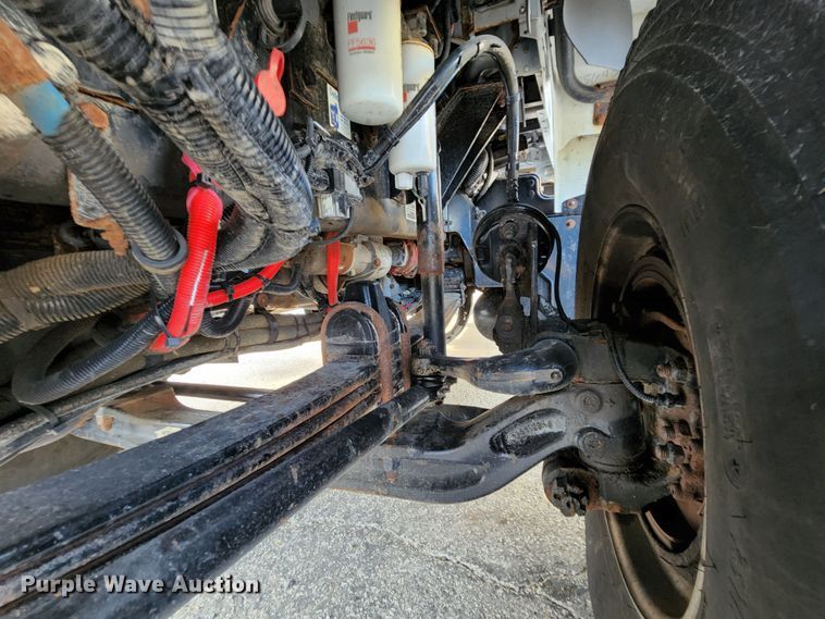 image for item MK9077 2013 Kenworth T400  dump truck