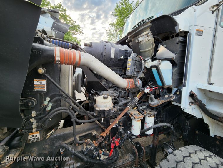 image for item MK9077 2013 Kenworth T400  dump truck