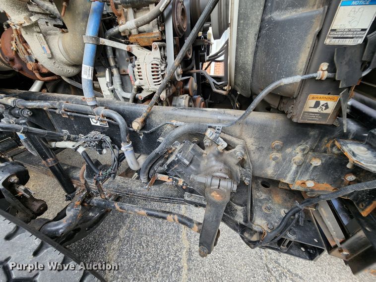 image for item MK9077 2013 Kenworth T400  dump truck