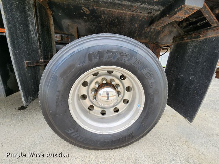 image for item MK9077 2013 Kenworth T400  dump truck