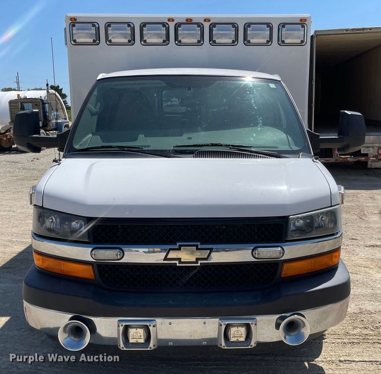 image for item MU9008 2015 Chevrolet Express G4500  ambulance